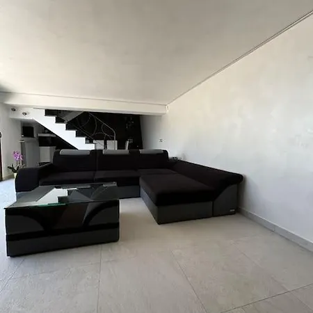The Tavern - Luxury Villa