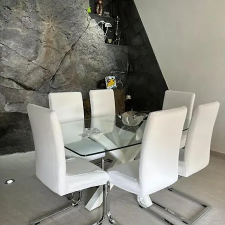 The Tavern - Luxury